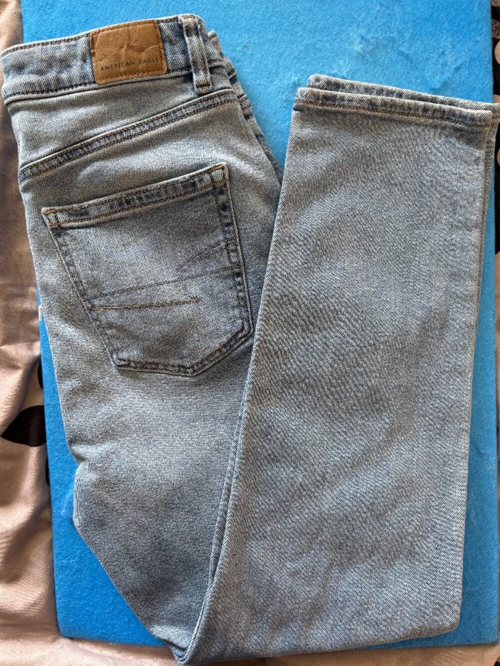 American Eagle Mom Jeans, 6 Regular